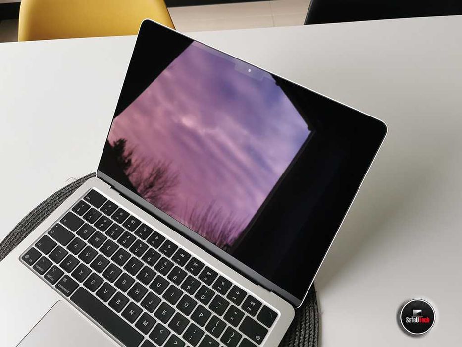 JAK NOWY MacBook Air 13 M4 16 GB 256SSD Silver Bat. 100% GW. 08.2026