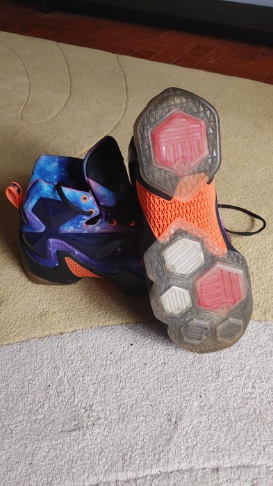Ténis Nike Lebron James 13
Size 40
Preço 80 €