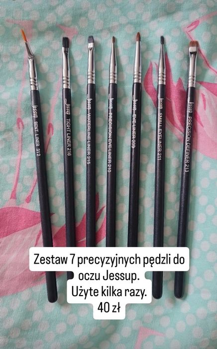 Pędzle do makijażu.