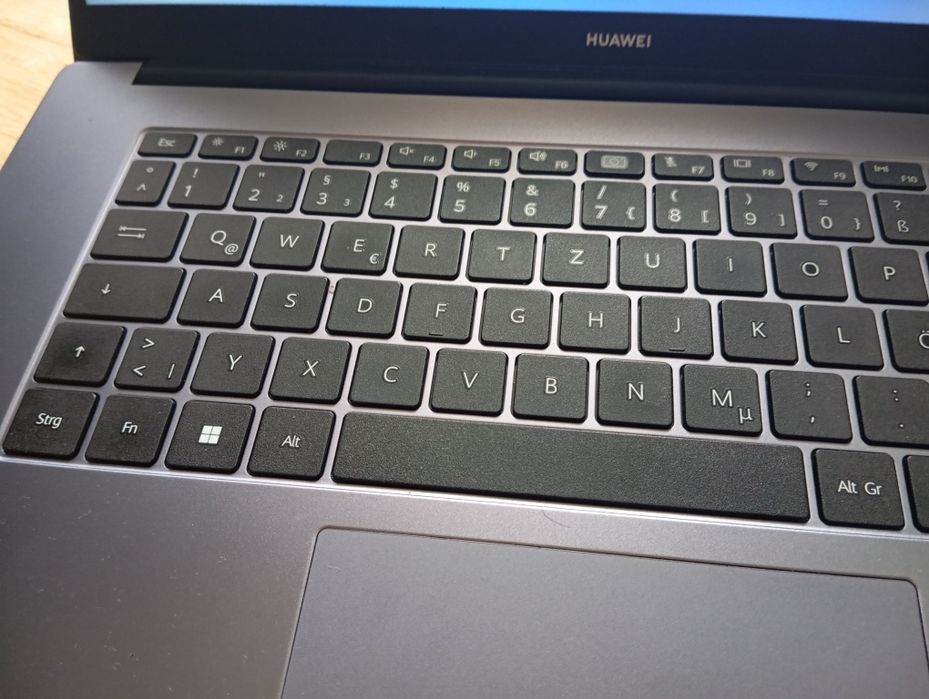 Laptop Huawei MateBook 15,6" i3-11th / 8GB / 256GB SSD / Aluminum / Stan bardzo dobry