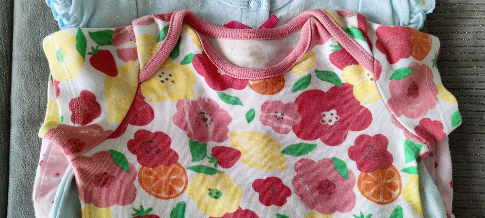 Body krótki rękaw i rampersy 62