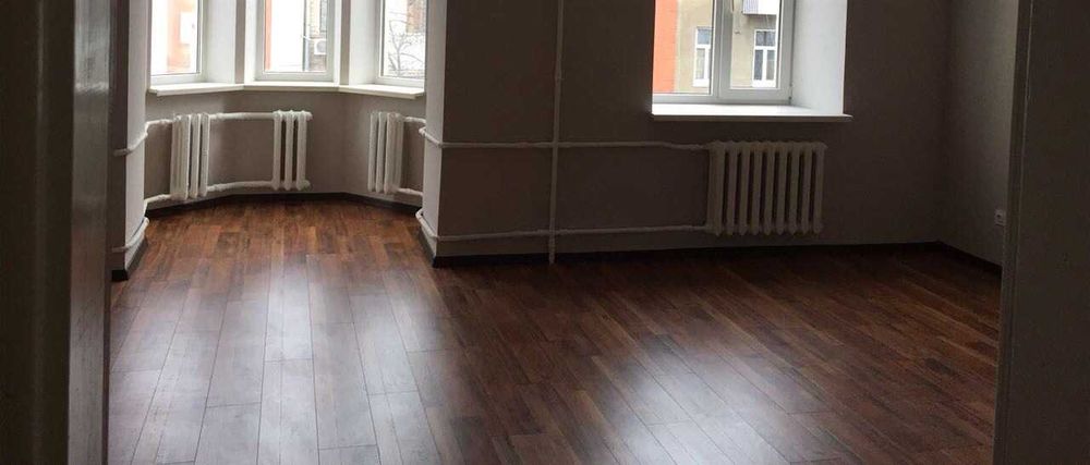 Продається офіс у центрі. Ярослава Мудрого 28