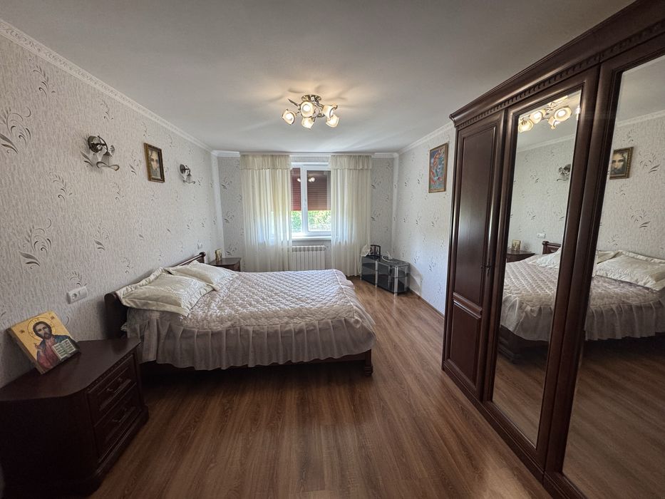 Продається гарний будинок 265м2 з ремонтом, село Дівички, 25 соток. Ексклюзив. Без %.