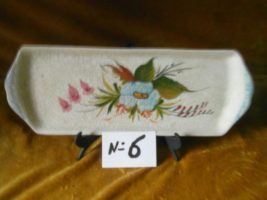 Jarra, prato pintado a mão , Garrafa vazia