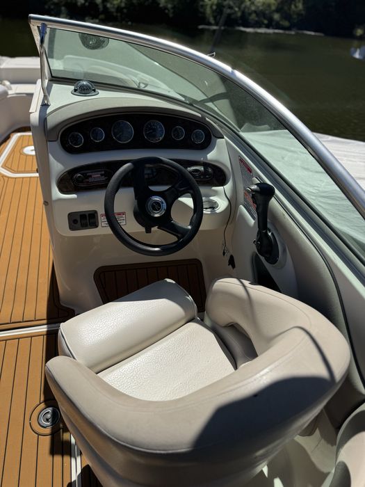 Barco Lancha SEA RAY 240 sundeck
