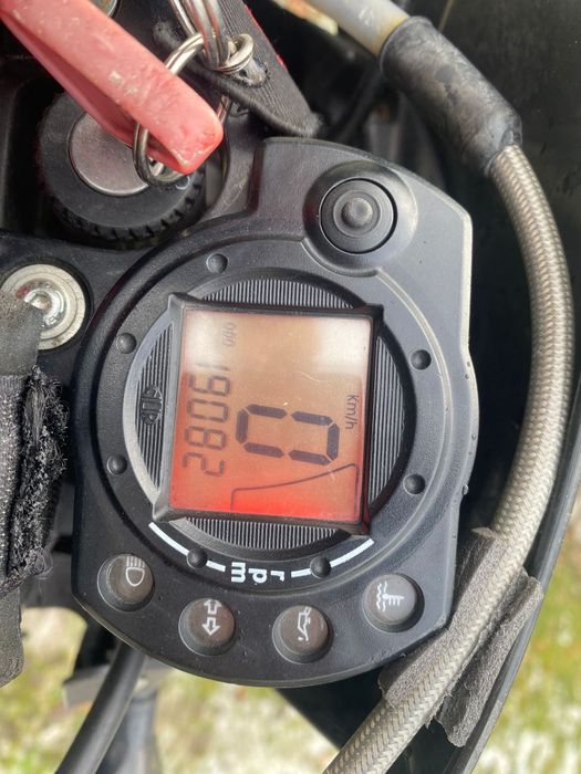 Gilera SMT 50 jak Derbi Senda