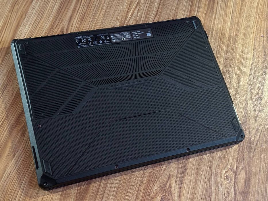 ASUS TUF 15 144Hz Ryzen 7 GTX1650 8Gb SSD250Gb