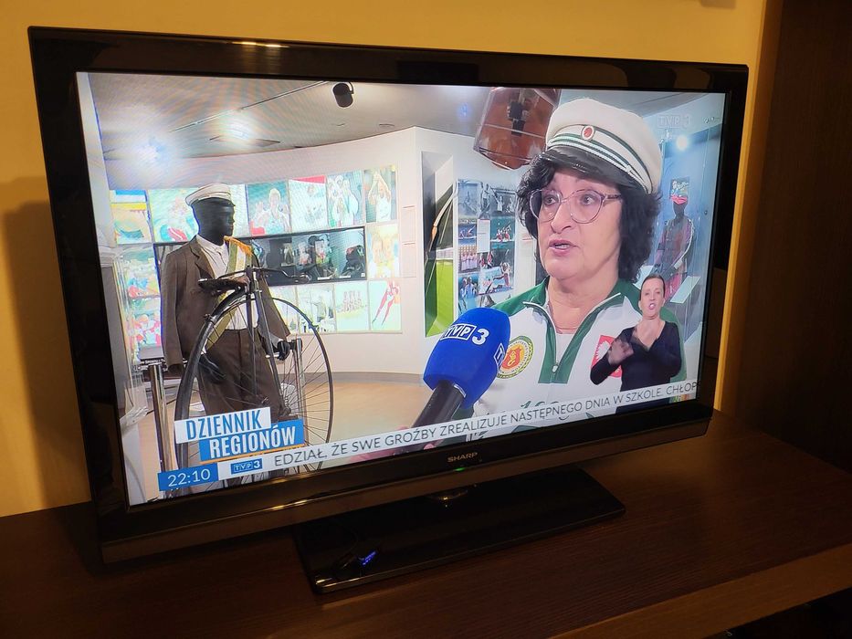 Telewizor Sharp 42'' + tuner DVB-T