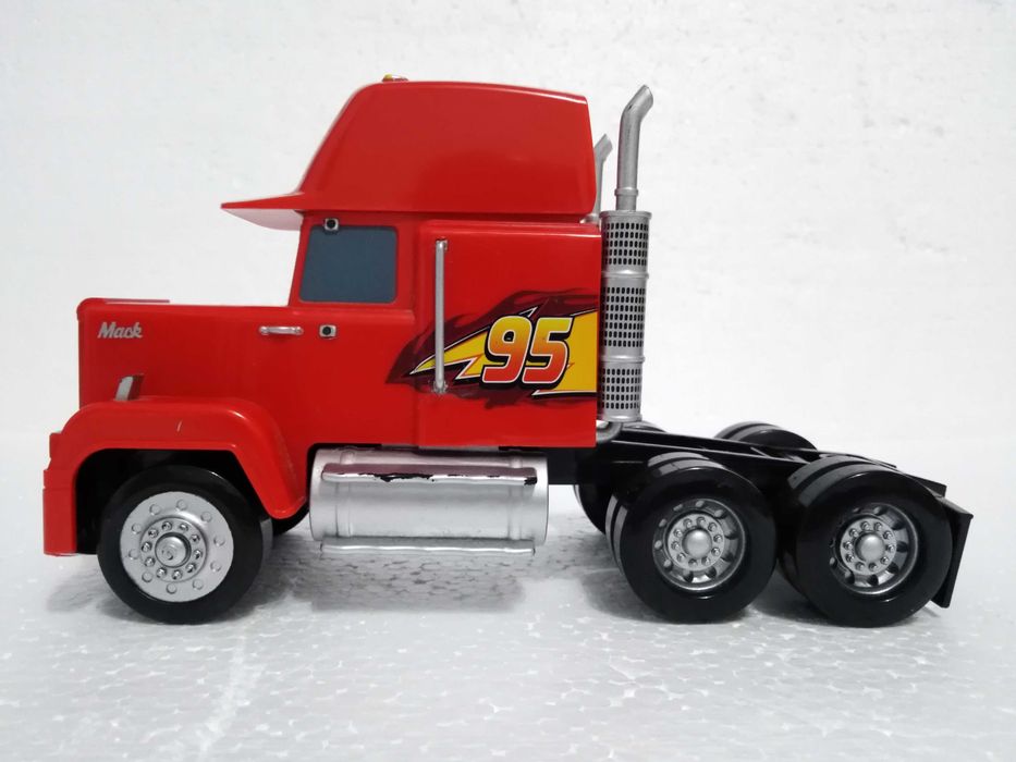 Camião Mack Lightning McQueen 95