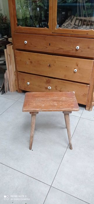 Wyprzedaż garażowa babci Lidzi-stary taboret antyk