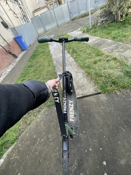 Самокат на надувних колесах складний (пневмоколеса)