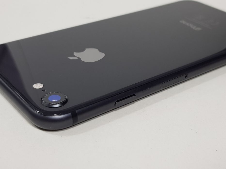 Apple iPhone 8 (64Gb/79%)