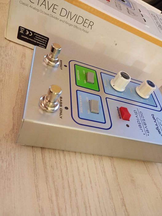 Behringer Octave Divider Efekt ring modulator