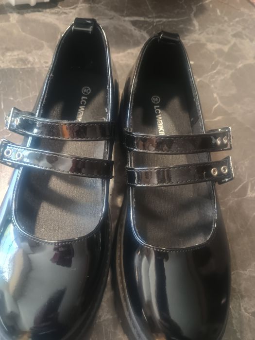 Туфли школьные лаковые