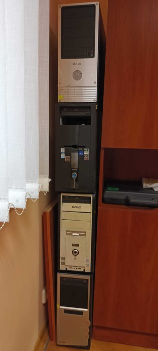 Продаются старые компьютеры и мониторы по символической цене