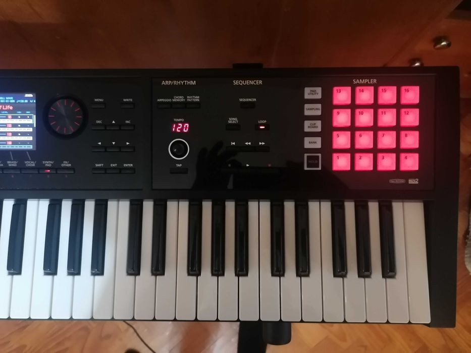 Sintetizador Roland FA06 como novo
