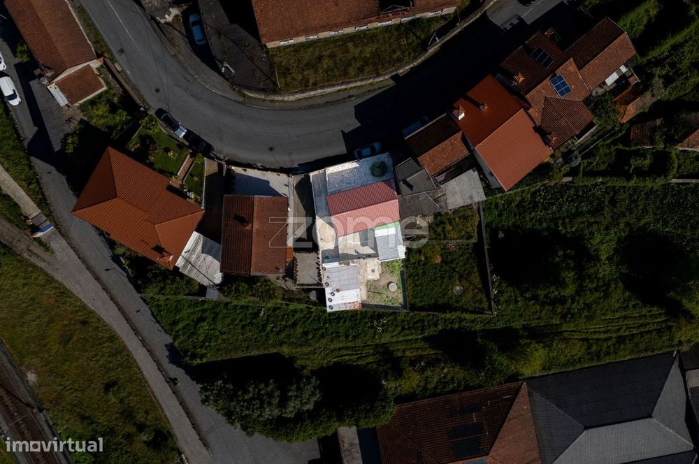 Moradia Individual renovado em Bairro - V. N. Famalicão