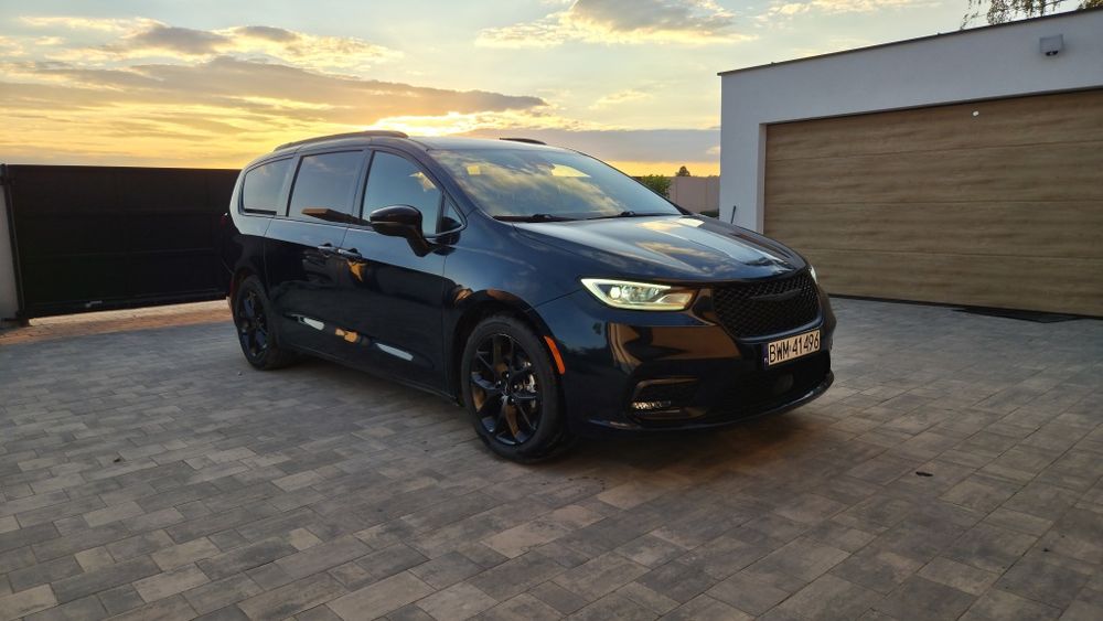 Chrysler pacifica limited S 2023 odkurzacz panorama jak nowy