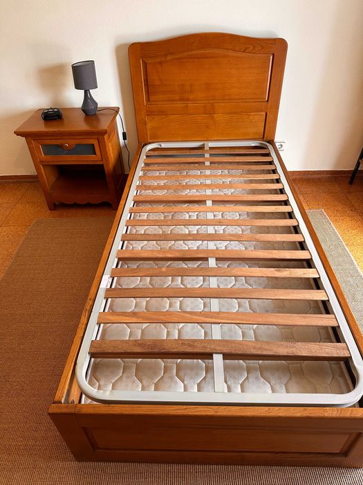 Mobília de quarto solteiro em cerejeira maciça com duas camas COMPLETO