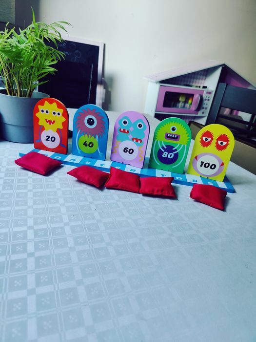 One two fun Mon lancer en Bois my wooden bean bag toss