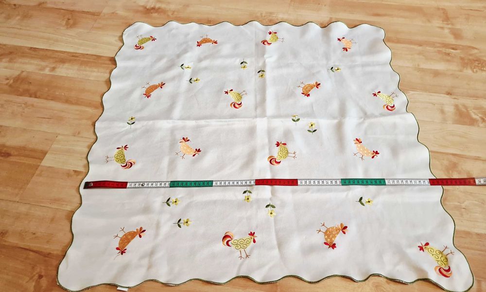 Ładny obrus kwadrat 80cmx80cm