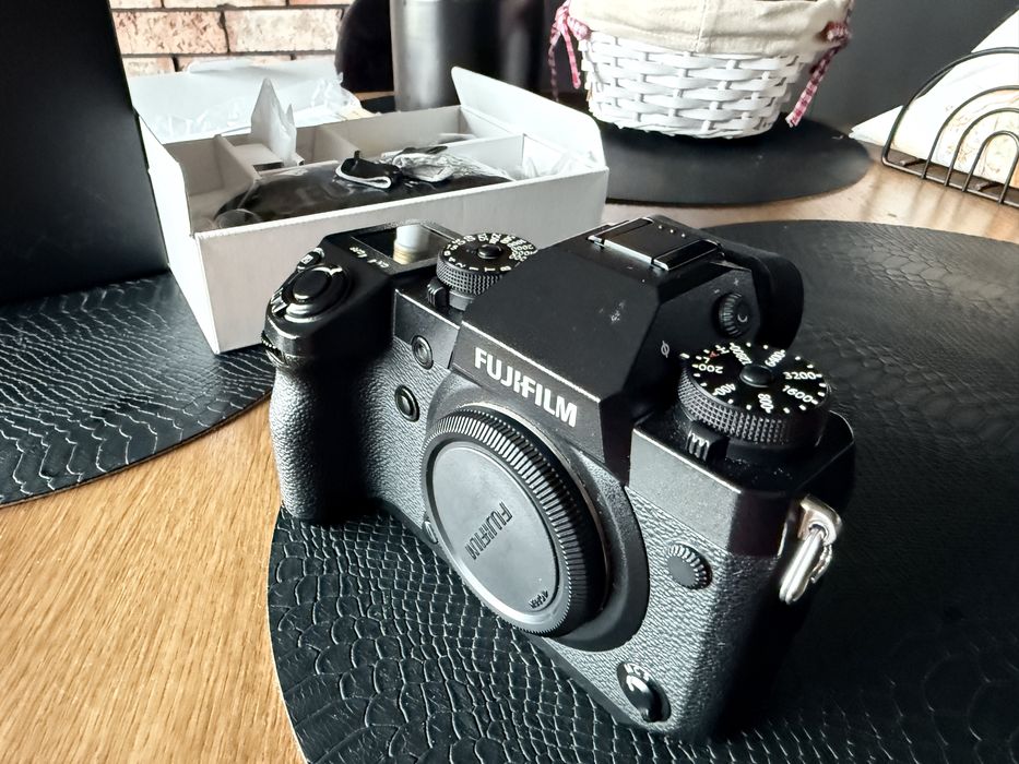 Fujifilm X-H1 – stabilizacja IBIS, świetny do foto i video