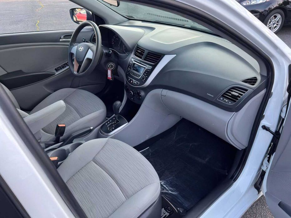Hyundai Accent GLS      2015