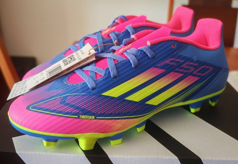 Chuteiras Adidas F50 - Club Novas