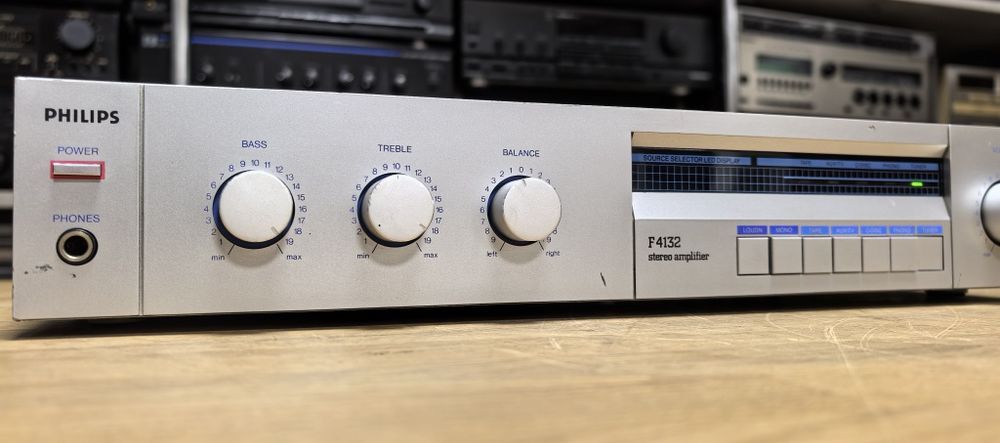 Ресивер Philips F4132/8Ω