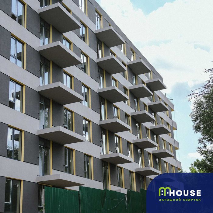 Продаж комерції 44 м2 у новобудові на Миколайчука