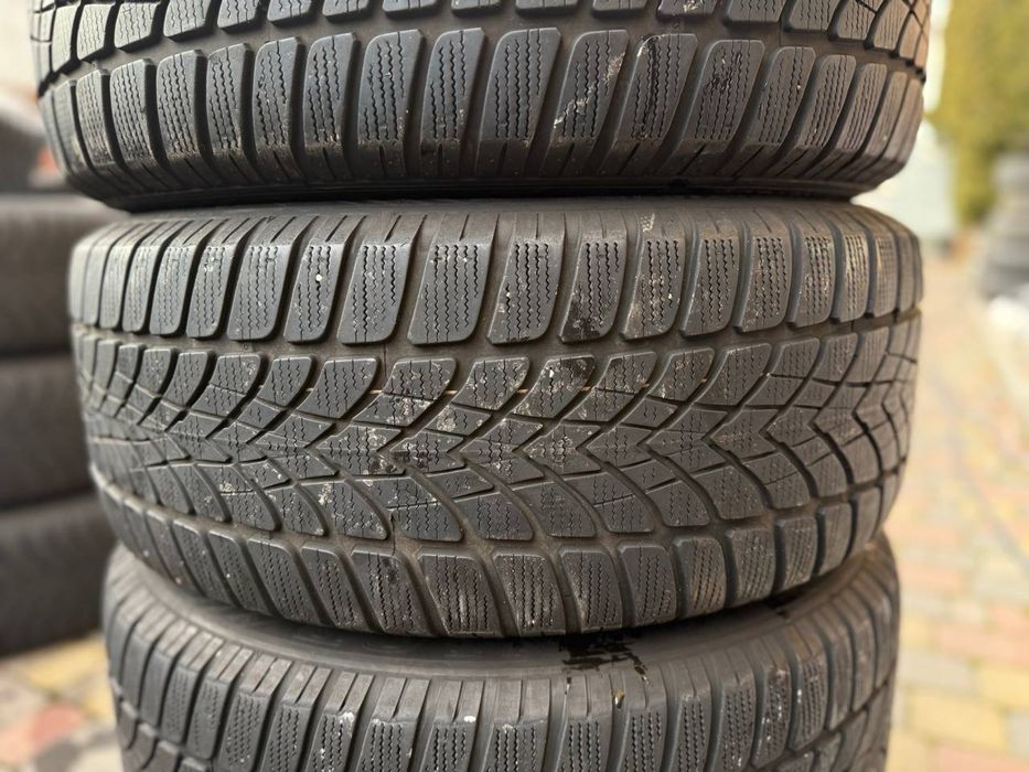 225/50R17 Dunlop зимова гума 2021 року