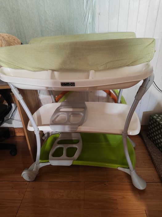 Trocador com banheira unissex