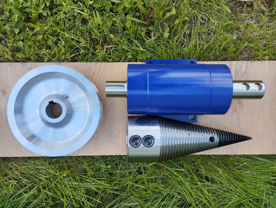 Łuparka świdrowa do drewna z kołem pasowym 200mm / stożek 100mm