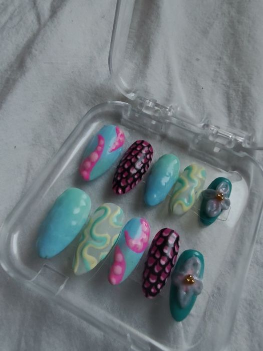 Press ons inspirowane Lagooną z Monster high
