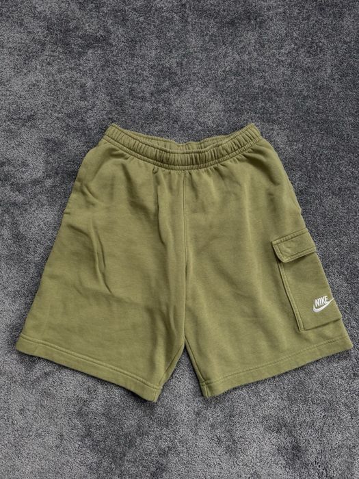 Продам шорти nike