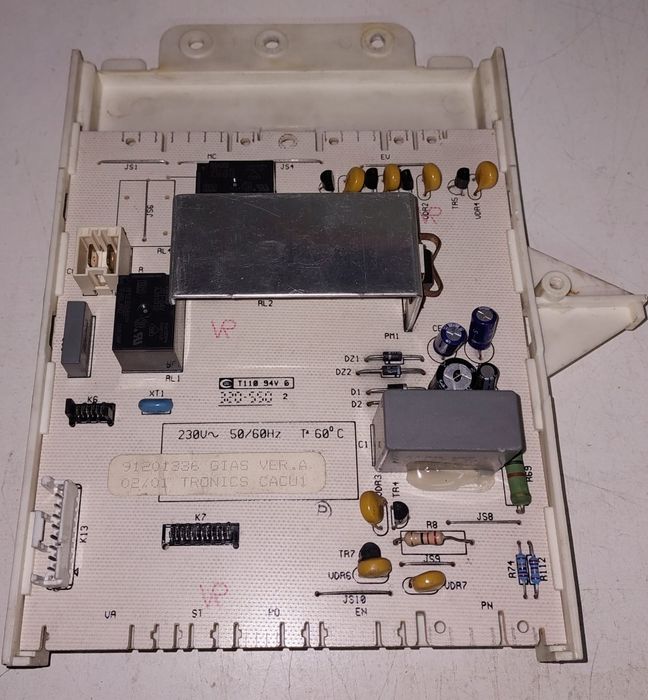 Vendo motor e duas placas de máquina lavar Candy.