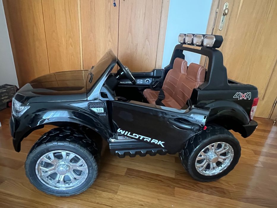 Carro Elétrico Infantil Ford Ranger Wildtrak 12V — 2 Lugares, 2 Chaves + Comando Parental