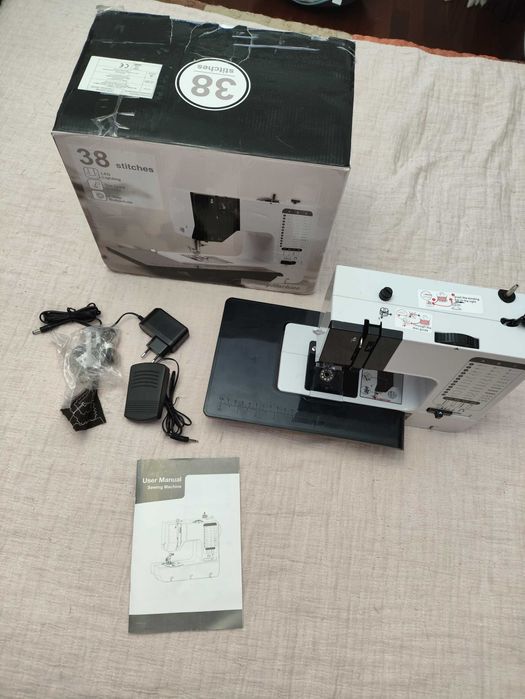 Máquina de costura Elétrica Multifuncional - Nova