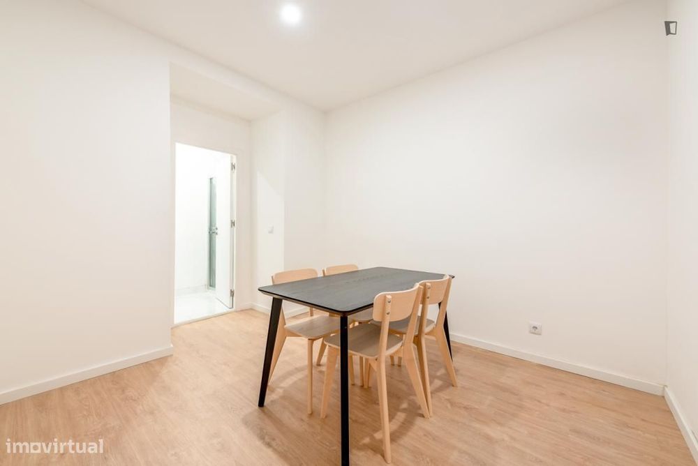 Quarto - localizado em Mouraria Lisbon