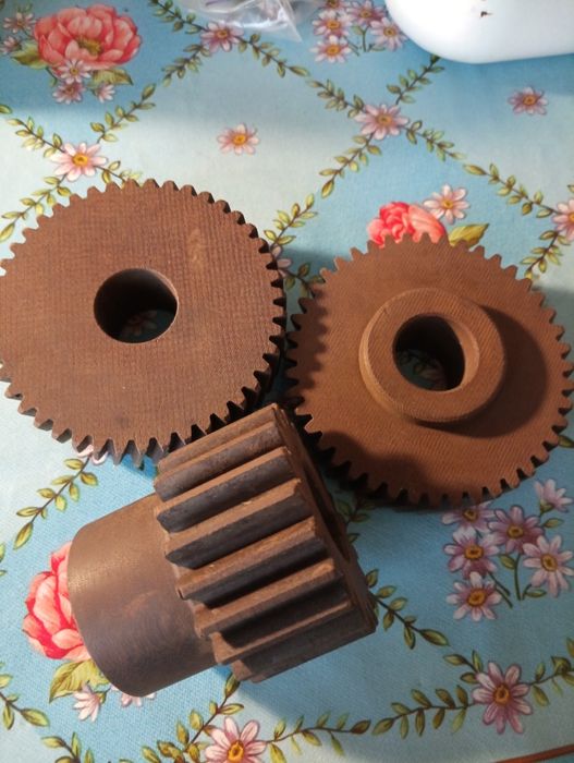 Текстолитовые шестерни.