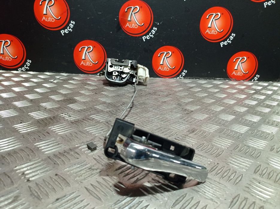 Fecho Da Porta Frente Dto Alfa Romeo 147 (937_)