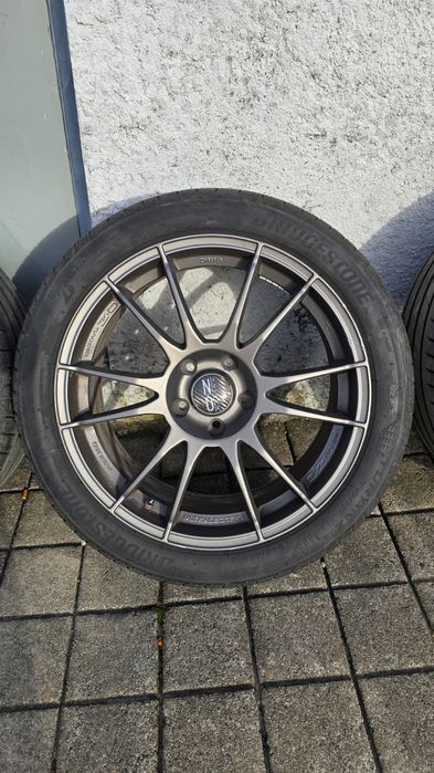 OZ Ultraleggera 18" 5x112 com pneus