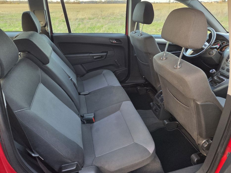 Samochód Opel Zafira