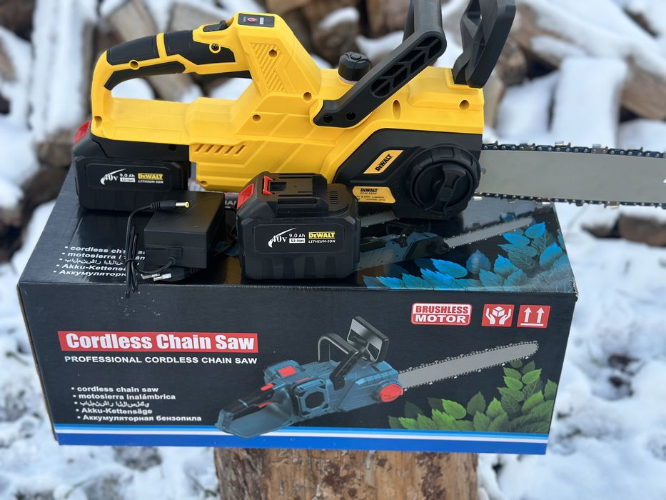 Акумуляторна ланцюгова пила DeWalt DCM565N(35см 40V9aH) потужна