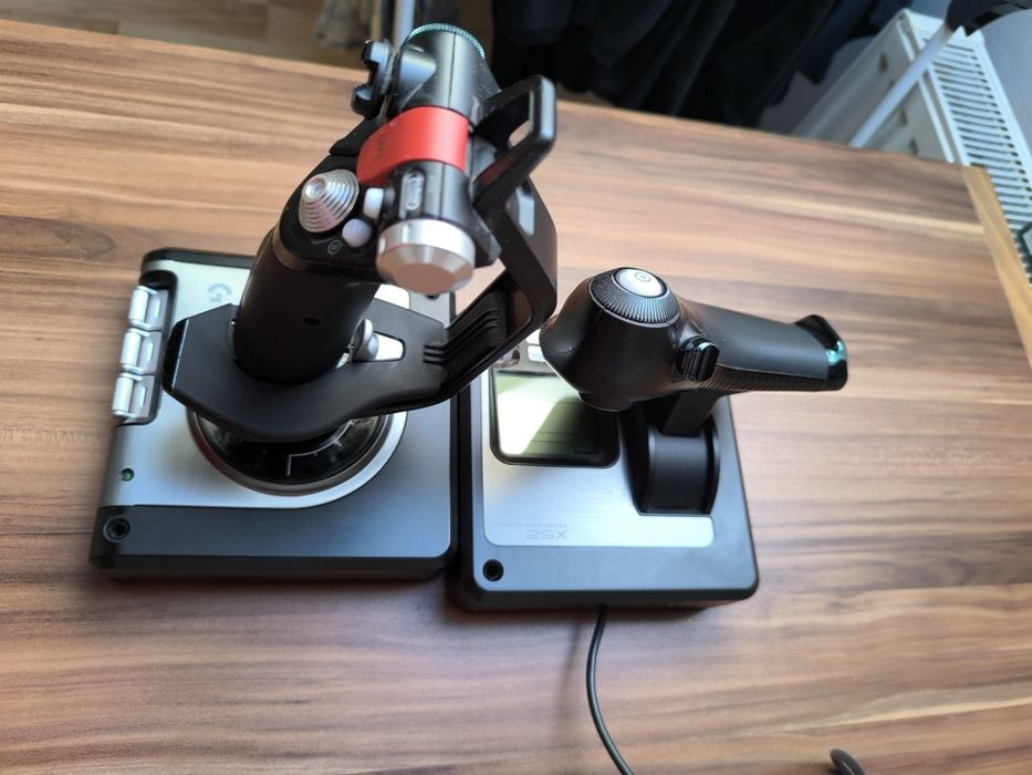 Logitech X52 Pro HOTAS