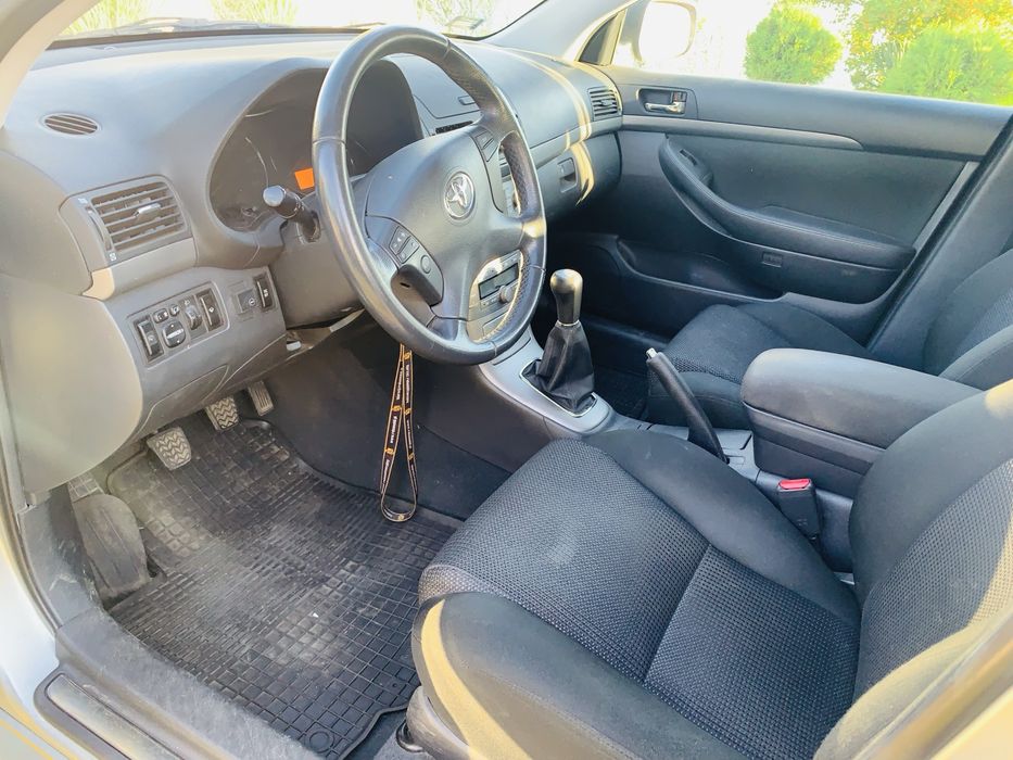 Sprzedam Toyote Avensis 1,8 vvti + LPG z 2007 roku