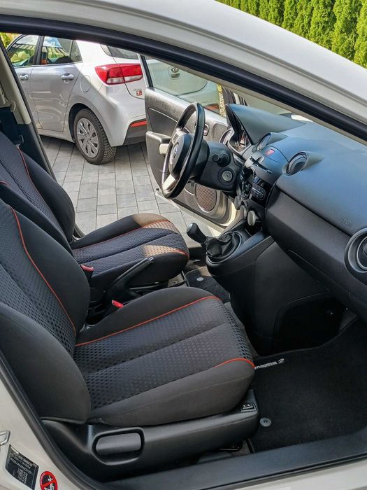 Mazda 2 po lifcie 2011 rok 1.3 benzyna 75 KM.
