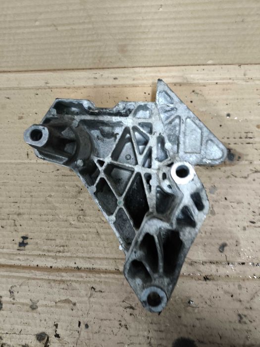 Łapa wspornik silnika Audi A3 8P TT VW Golf V 2.0B 06F199207H Siedlce