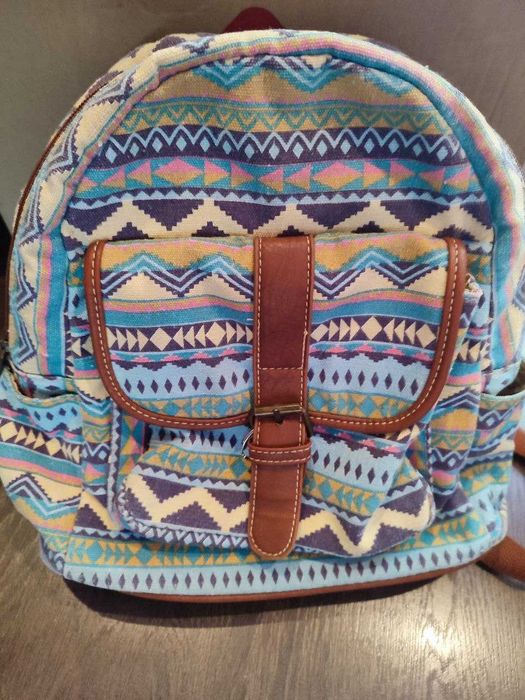 Продается рюкзак для девушек