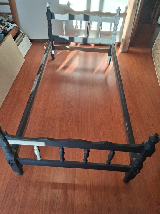 Cama individual clássica